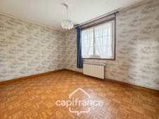Maison de plain-pied 113 m² - 4 chambres avec fort potentiel à Tronchy