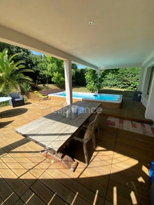 Maison à vendre 7 pièces  (56)