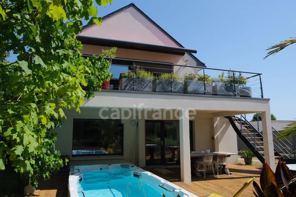 Maison à vendre 7 pièces  (56)