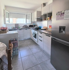 CALVI T3 MODERNE AVEC TERRASSE DE 17 M2 PROCHE DES PLAGES ET COMMERCES