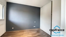 Dpt Isère (38), à louer AOSTE appartement T2 rénové en centre village