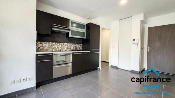 Dpt Isère (38), à louer AOSTE appartement T2 rénové en centre village
