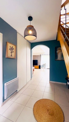  À seulement 10 min de Fronton et de Bressols - Maison Contemporaine de 153 m² - 4 chambres + bureau (5e chambre) - Piscine et terrain de 896 m²