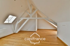 Appartement 3 pièces duplex – Dernier étage – Cœur historique de Saint-Omer