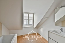 Appartement 3 pièces duplex – Dernier étage – Cœur historique de Saint-Omer