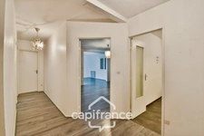 Appartement T4 lumineux avec balcon, et stationnement privatif