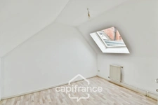 Appartement duplex avec entrée privative – esprit maison – calme et luminosité