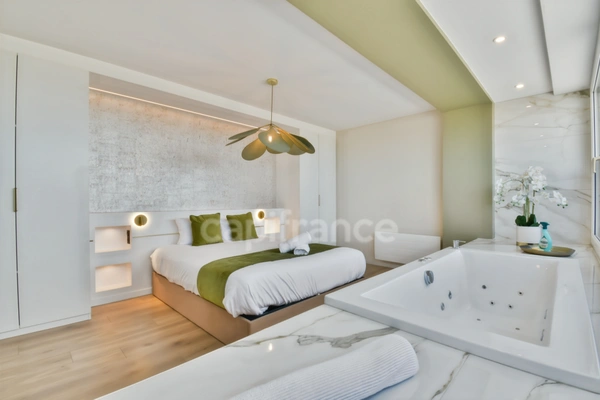 ? MALO-LES-BAINS – APPARTEMENT DE CARACTÈRE FACE À LA MER + LOCAL À AMÉNAGER – VUE MER, RENTABILITÉ & ÉLÉGANCE