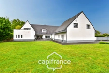 Exceptional villa in COUDEKERQUE Village near the Golf Course