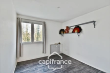 Appartement T4 lumineux avec balcon, et stationnement privatif