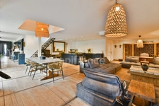 Maison individuelle de type loft dans un secteur prisé