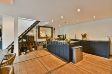 Maison individuelle de type loft dans un secteur prisé