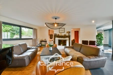 Exceptional villa in COUDEKERQUE Village near the Golf Course