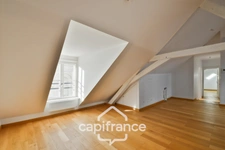 Appartement 3 pièces duplex – Dernier étage – Cœur historique de Saint-Omer