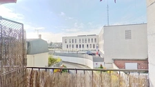 Gare RER "Le Raincy - Villemomble - Montfermeil" - Appartement à rénover de 3 pièces avec balcon et cave