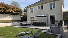 Proche de SUCY EN BRIE - Maison contemporaine de 7 pièces - 145 m² sur un sous-sol total – Parcelle 704 m²
