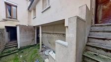 MONTMIRAIL - Centre ville - Maison de 5 pièces avec un grand garage à rénover