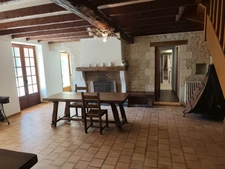 Maison à vendre 6 pièces CHAMPNIERS (16)