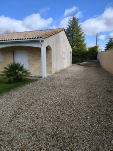 Maison à vendre 4 pièces CHAMPNIERS (16)
