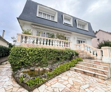 Maison mansard avec jardin paysager de près de 1000 m2  MONTGERON (91)
