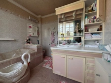 Maison mansard avec jardin paysager de près de 1000 m2  MONTGERON (91)