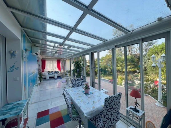 Maison mansard avec jardin paysager de près de 1000 m2  MONTGERON (91)