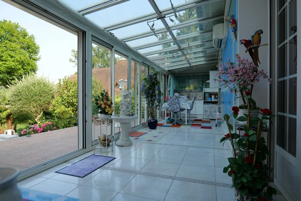 Maison mansard avec jardin paysager de près de 1000 m2  MONTGERON (91)