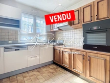SOLD - St Genis LaVilla 177 m², 670 m² plot, 4 bedrooms - Saint-Genis-Laval residential area