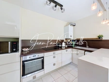 Tassin-la-Demi-Lune - Appartement 2 pièces de 48 m² avec balcon, parking privatif et cave - résidence sécurisée récente
