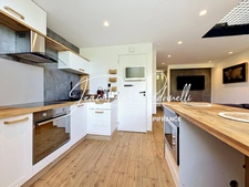 SAINT-RAPHAËL,  Duplex 3 pièces 59 m² total,  meublé et équipé parking privatif et climatisation - DPE C