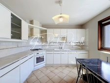  CALUIRE-ET-CUIRE Cœur Vassieux résidentiel - Maison 4 pièces, double garage 54 m², spacieux espace rangement cave , terrain plat 771 M² 