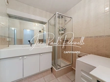 Tassin-la-Demi-Lune - Appartement 2 pièces de 48 m² avec balcon, parking privatif et cave - résidence sécurisée récente