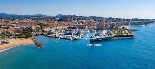 SAINT-RAPHAËL,  Duplex 3 pièces 59 m² total,  meublé et équipé parking privatif et climatisation – DPE C