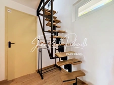 SAINT-RAPHAËL, 3-room duplex apartment, 59 m² total, furnished and equipped, private parking and air conditioning - Energy Performance Certificate C