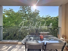 Tassin-la-Demi-Lune - Appartement 2 pièces de 48 m² avec balcon, parking privatif et cave - résidence sécurisée récente