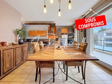 VOURLES - 2-bedroom apartment of 67m² with a magnificent terrace, in a secure residence with a swimming pool and park