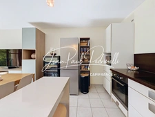 Tassin-la-Demi-Lune - Appartement 2 pièces de 48 m² avec balcon, parking privatif et cave - résidence sécurisée récente