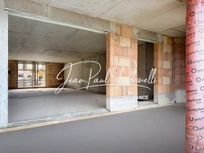  YSSINGEAUX Centre-ville – Appartement 3 pièces contemporain avec 2 terrasses, terrain, garage et parking en sous-sol