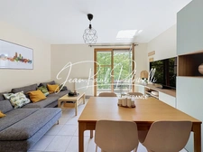 Tassin-la-Demi-Lune - Appartement 2 pièces de 48 m² avec balcon, parking privatif et cave - résidence sécurisée récente
