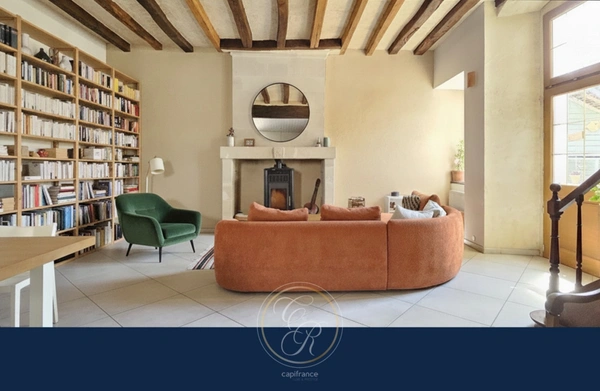 Maison de caractère au cœur d'un village ligérien - Volumes, charme et multiples possibilités