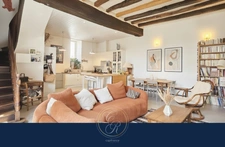 Maison de caractère au cœur d'un village ligérien - Volumes, charme et multiples possibilités