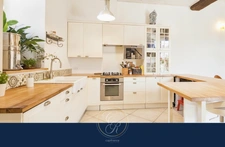 Maison de caractère au cœur d'un village ligérien - Volumes, charme et multiples possibilités