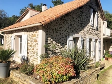Propriété Moulin à 422 m² ROCHESERVIERE (85)
