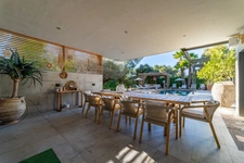 Architect-designed villa in the heart of a pine forest — Secure estate north of Montpellier