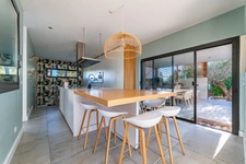Architect-designed villa in the heart of a pine forest — Secure estate north of Montpellier