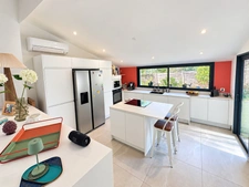 SAINT-CLÉMENT-DE-RIVIÈRE – MAISON RÉNOVÉE DE 145 M² AVEC PISCINE SUR UN TERRAIN DE 840 M²