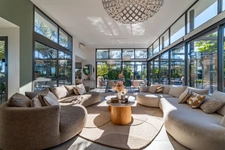 Architect-designed villa in the heart of a pine forest — Secure estate north of Montpellier