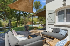 Maison de charme rénovée avec piscine Diffazur, au cœur d’un écrin de verdure sans vis-à-vis