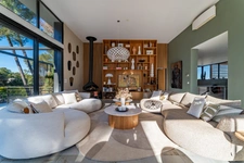 Architect-designed villa in the heart of a pine forest — Secure estate north of Montpellier