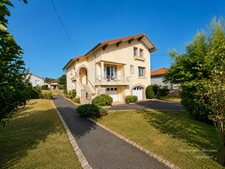 MAISON AUREC SUR LOIRE ,3 CHAMBRES,10MN Centre bourg Aurec sur Loire ,terrain plat et piscinable 935M2